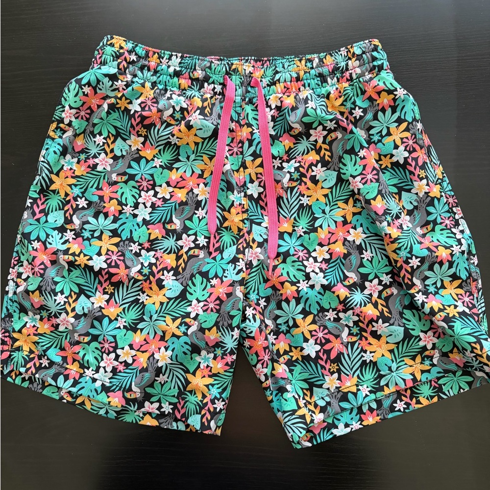 Chubbies 7” Black Floral Hybrid Swim Shorts with Pink Drawstring